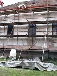 oprava východní stěny kostela (rok 2001)