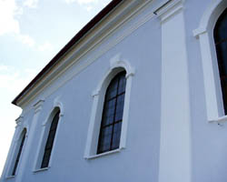 opravený kostel sv. Jana Křtitele (rok 2001)