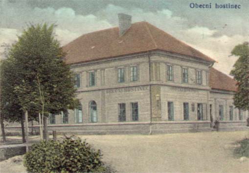 obecn hostinec (dobov fotografie kolorovan)