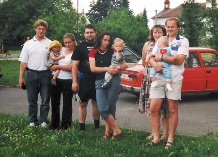 rodiče se svými ratolestmi (rok 2003)