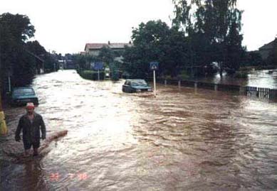 silnice od Dobrušky směrem k Juráskovým (čp. 80) (rok 1998)