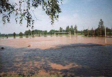 fotbalové hřiště... (rok 1998)