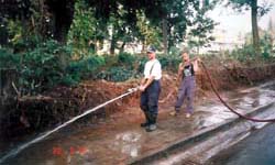 pomoc zatopeným Dolním Beřkovicím (rok 2002)