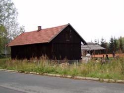 dřevěná bouda před demolicí (rok 2004)