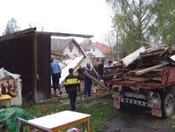 demolice dřevěné boudy (rok 2004)