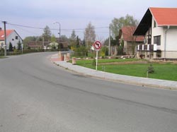 výstavba nového chodníku směr Bohuslavice (rok 2005)