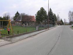 výstavba nového chodníku směr Bohuslavice (rok 2006)