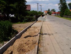 výstavba nového chodníku směr Dobruška (rok 2006)