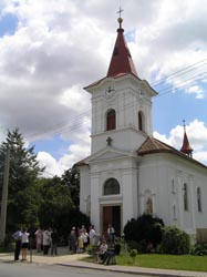 po Mši svaté před kostelem (rok 2007)